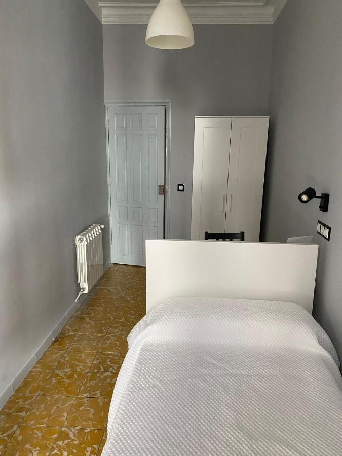 Hostal Yolanda Madrid Eksteriør billede