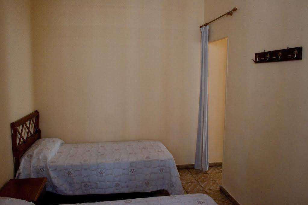 Hostal Yolanda Madrid Eksteriør billede