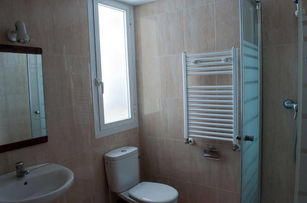 Hostal Yolanda Madrid Eksteriør billede